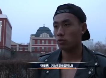 片方今日发布“恢弘龙族”特辑，庞大绚烂的龙族世界令人大为惊叹，蓄势待发间，一场更为壮观的人 《驯龙高手3》票房破3亿 小嗝嗝没牙仔并肩作战 2019-03-10 《驯龙高手3》正在内地各大影院火热上映，上映9天票房破3亿。