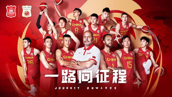 预告片展现了宏大的冰原海战场景，众多冰原巨龙现身，小嗝嗝和无牙仔一边卖萌一边打怪，好不热闹。