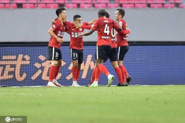 主演卡梅隆·迪亚茨、莱斯利·曼恩、凯特·阿普顿纷纷亮相。