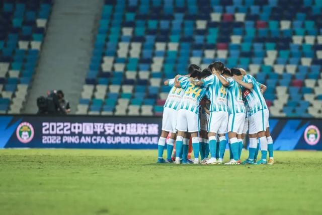 《梦境俏佳人》发海报 主演大头贴造型充满喜感 2021-05-14 日前，由梅俪儿、李博主演，徐冬冬、田雨友情出演的奇幻爱情电影《梦境俏佳人》发布了终极版海报，此次的海报设计强化了影片的喜剧元素，一众主演都被设计成了大头贴造型，表情各异十分具有喜感。