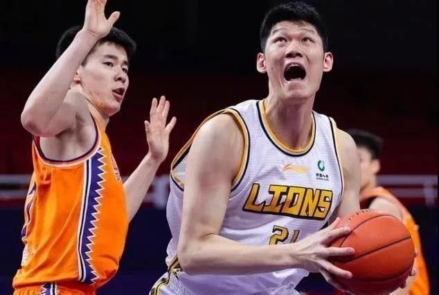 正在视频直播：2015电影频道传媒大奖 2015-06-19 2015年电影频道传媒大奖暨第18届上海国际电影节中国新片展映，6月20日在上海举行颁奖典礼。
