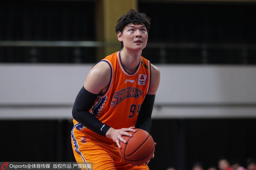 ”蒋勤勤：“希望我们中国电影越拍越好，题材越来越多，电影市场越来越繁荣。