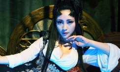 《蜂蜜的针》曝终极预告 袁泉上演除害猎杀法则3453人看过 《阳光女子合唱团》MV上线 A-lin歌唱爱与幸福2103人看过 《天才游戏》曝预告 彭昱畅丁禹兮化身纯恨宿敌2667人看过 《纯真年代的爱情》研讨会 孙千王天辰忆拍摄往3157人看过 新闻首页 电影新闻首页 明星新闻 华语 海外 成龙、梁朝伟、小贝、李栋旭等观战NBA中国赛 日前，25-26赛季NBA季前赛在中国澳门举行，成龙、梁朝伟 、刘嘉玲、任达华、大卫·贝克汉姆、林书豪、李小鹏、李栋旭、刘宪华、杜华、李汶翰等到场观.Disney+剧集《诉讼女王》（All\'s Fair）在化学之家举行首映礼。