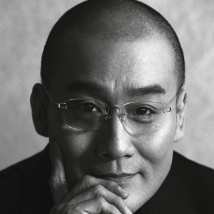 开幕影片为约瑟夫·高登-莱维特主演的《云中行走》，闭幕片为伊万·麦克格雷格主
